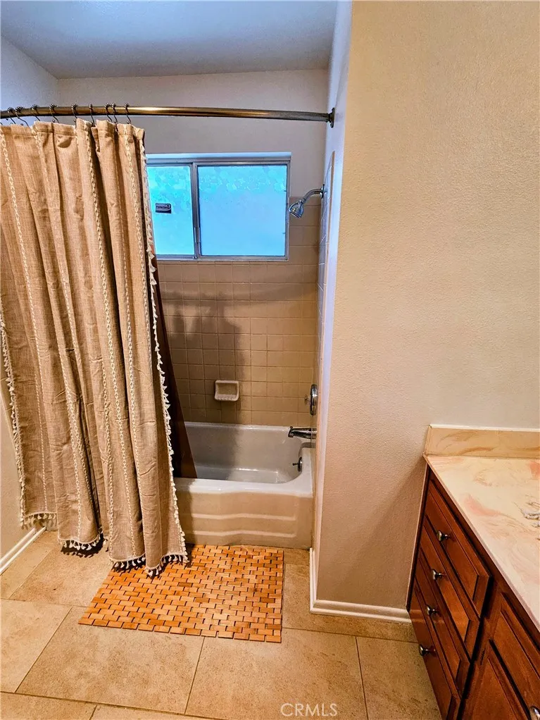 1580 W Whittier Avenue, Hemet, California 92543 home-pic-12